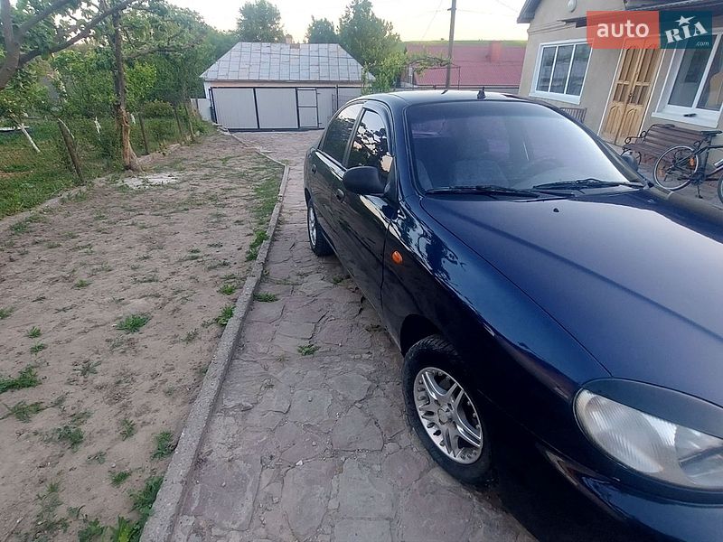Седан Daewoo Lanos 2003 в Дружбі