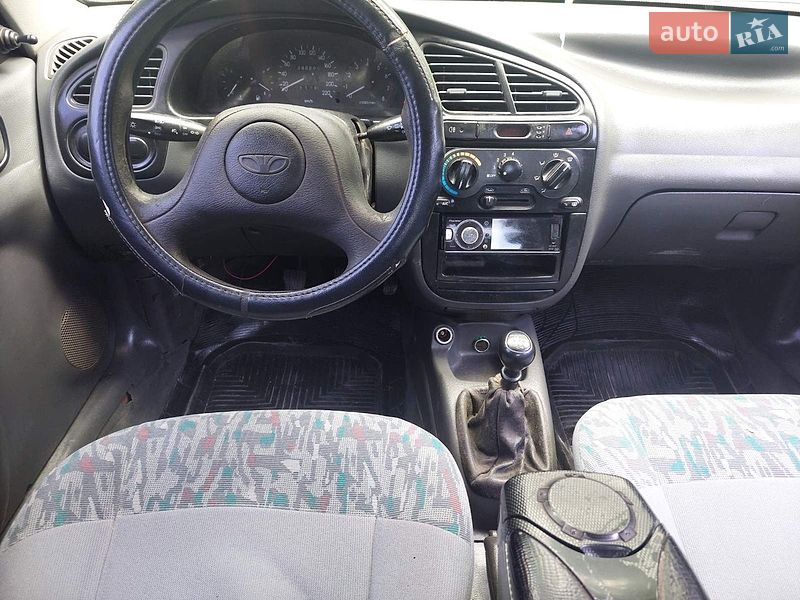 Седан Daewoo Lanos 1998 в Кременчуці