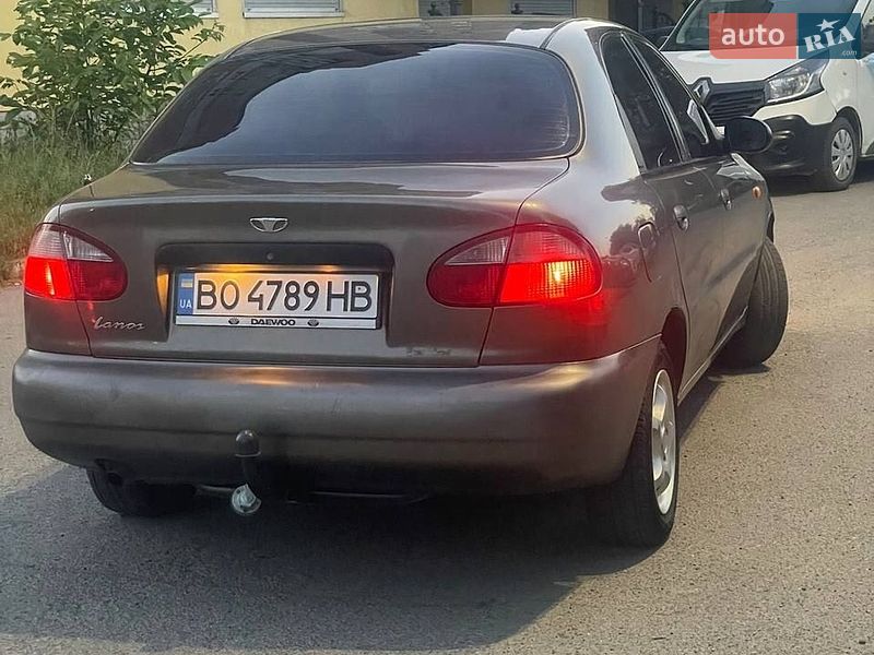 Седан Daewoo Lanos 2001 в Івано-Франківську
