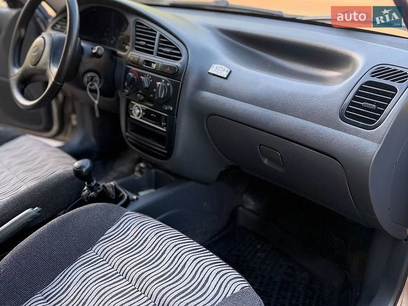 Седан Daewoo Lanos 2013 в Чернигове