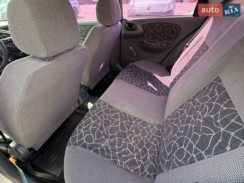 Седан Daewoo Lanos 2003 в Полтаві