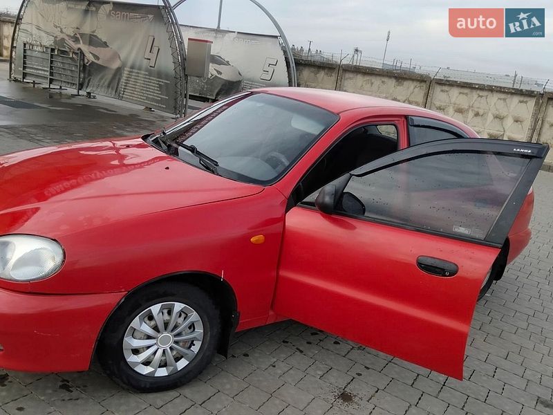 Седан Daewoo Lanos 1999 в Ужгороде