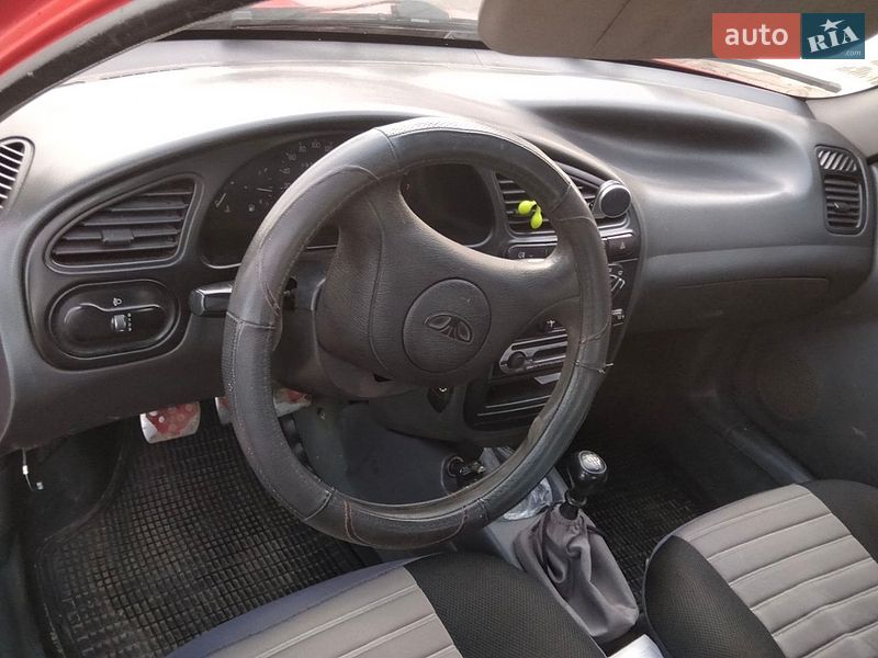 Седан Daewoo Lanos 1999 в Ужгороде