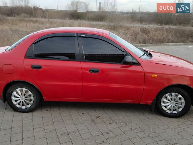 Седан Daewoo Lanos 1999 в Ужгороде