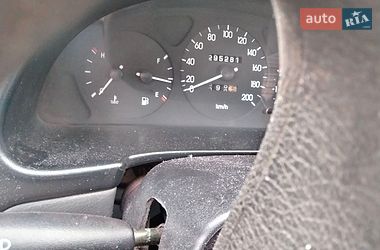 Седан Daewoo Lanos 1999 в Ужгороде