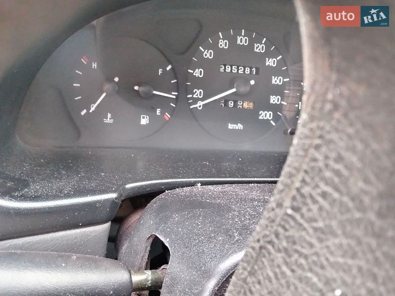 Седан Daewoo Lanos 1999 в Ужгороде