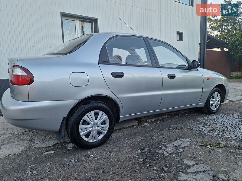 Седан Daewoo Lanos 2008 в Хороле