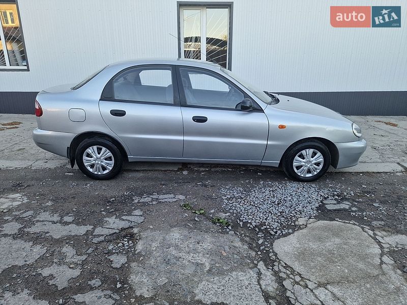 Седан Daewoo Lanos 2008 в Хороле