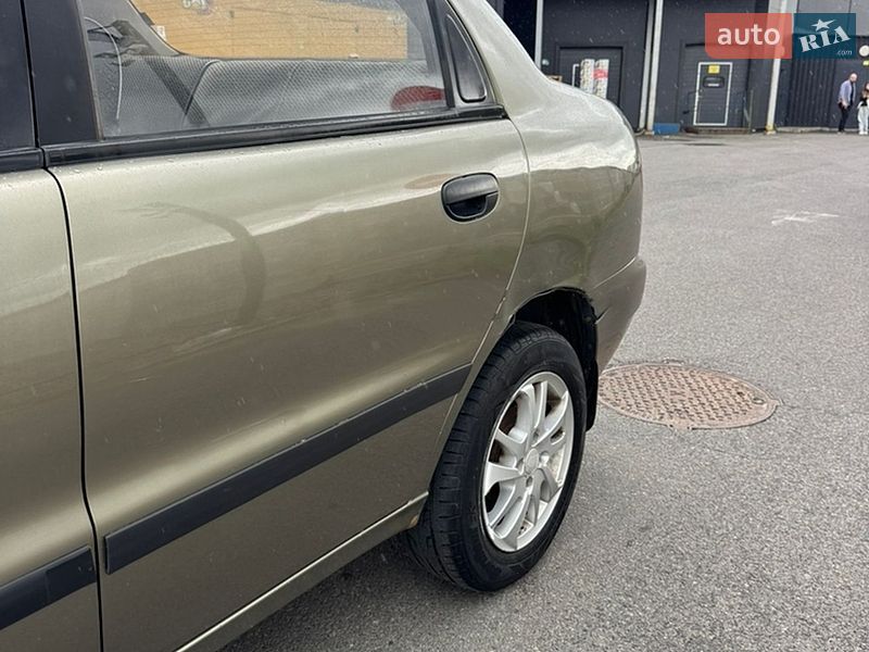 Седан Daewoo Lanos 2005 в Киеве