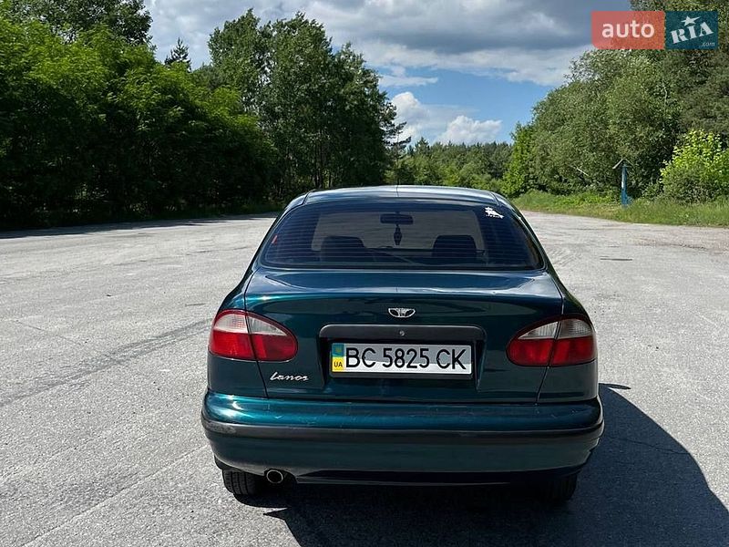 Седан Daewoo Lanos 2005 в Полонному