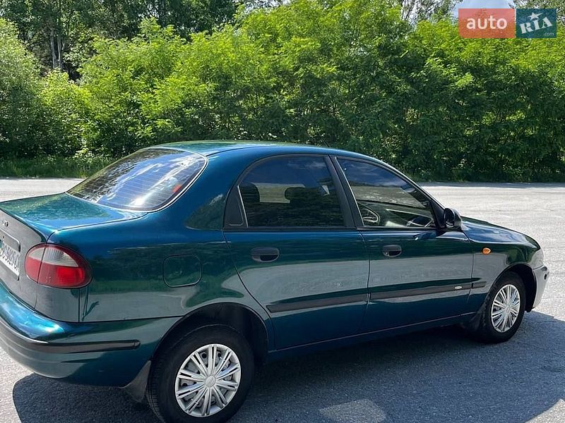 Седан Daewoo Lanos 2005 в Полонному