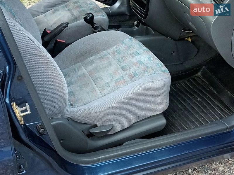 Седан Daewoo Lanos 2005 в Попельне