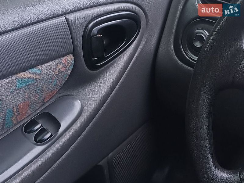Седан Daewoo Lanos 2005 в Попельне