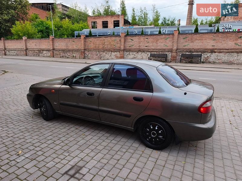 Седан Daewoo Lanos 2001 в Коломые