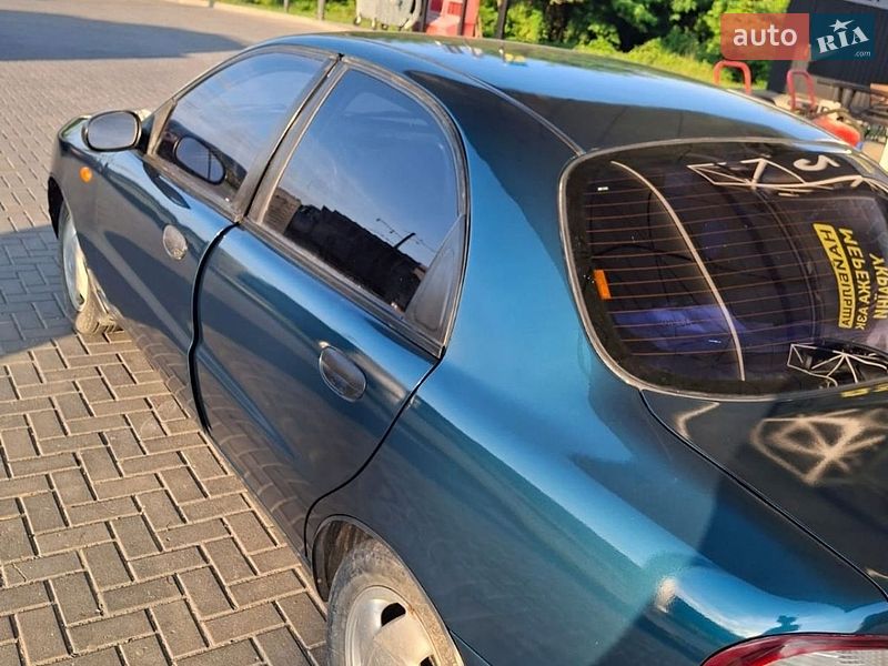 Седан Daewoo Lanos 2004 в Ужгороді