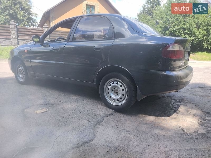 Седан Daewoo Lanos 2008 в Острозі