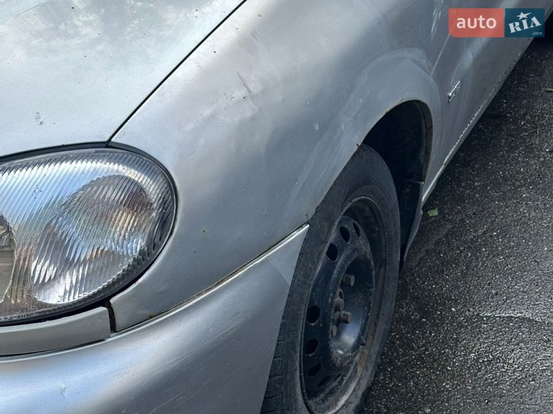 Седан Daewoo Lanos 1998 в Новому Розділі