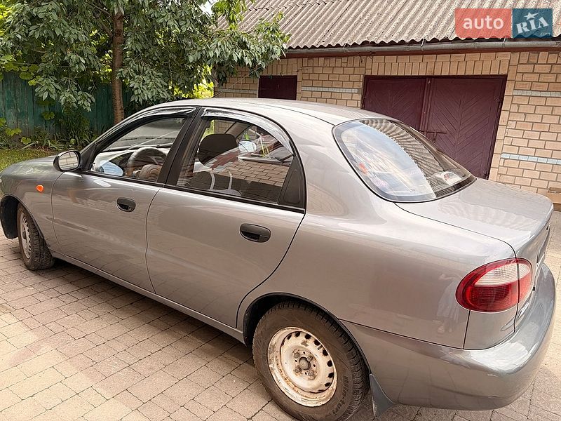 Седан Daewoo Lanos 2008 в Кременці