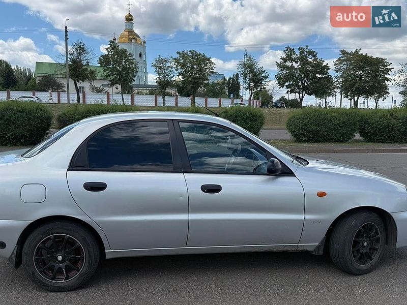 Седан Daewoo Lanos 2004 в Кривому Розі