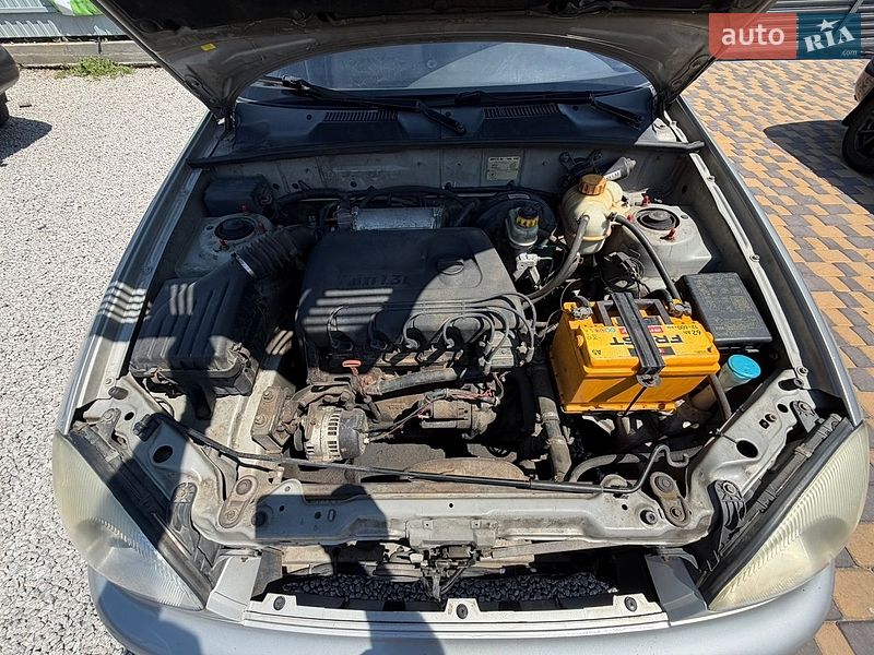 Седан Daewoo Lanos 2002 в Запорожье