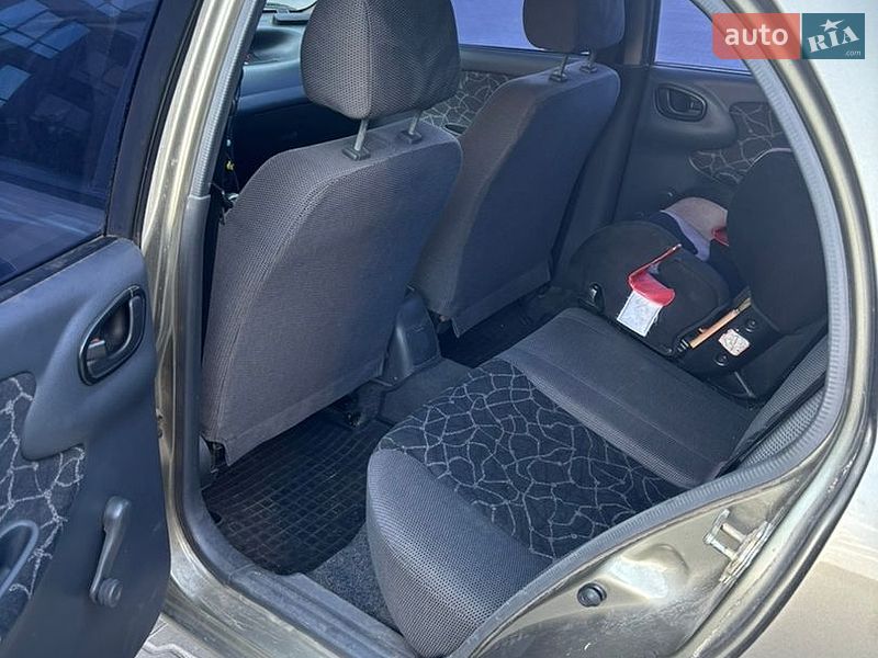 Седан Daewoo Lanos 2003 в Софіївській Борщагівці