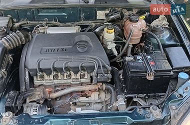 Седан Daewoo Lanos 2004 в Кам'янці-Бузькій