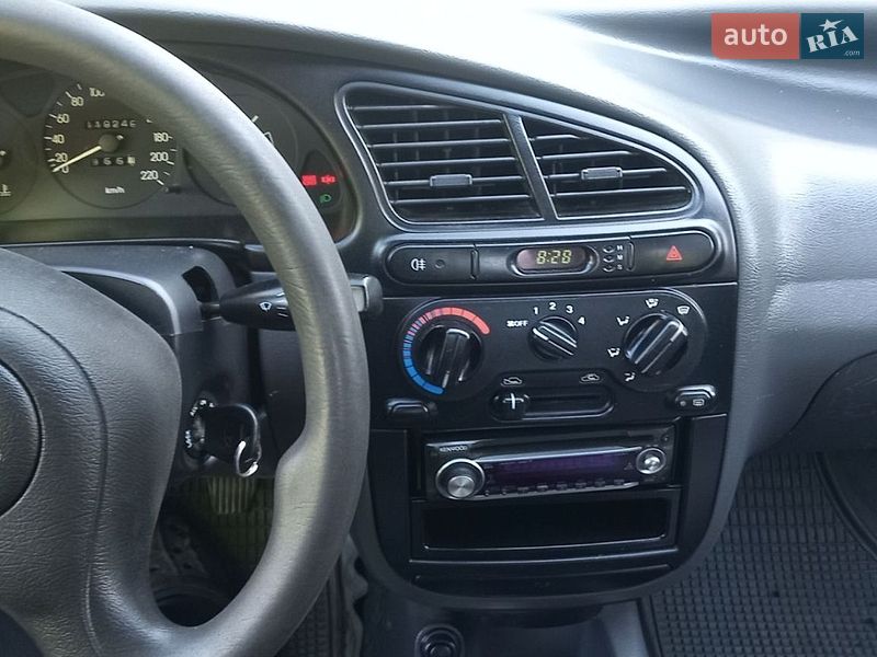 Седан Daewoo Lanos 2004 в Кам'янці-Бузькій