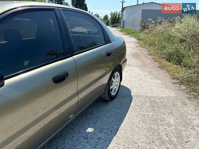 Седан Daewoo Lanos 2004 в Дніпрі