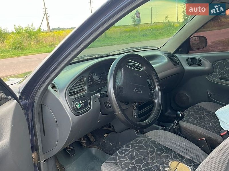 Седан Daewoo Lanos 2003 в Варві