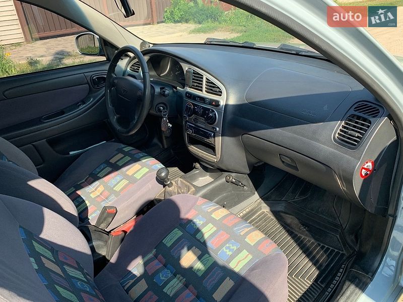 Хетчбек Daewoo Lanos 2003 в Дніпрі