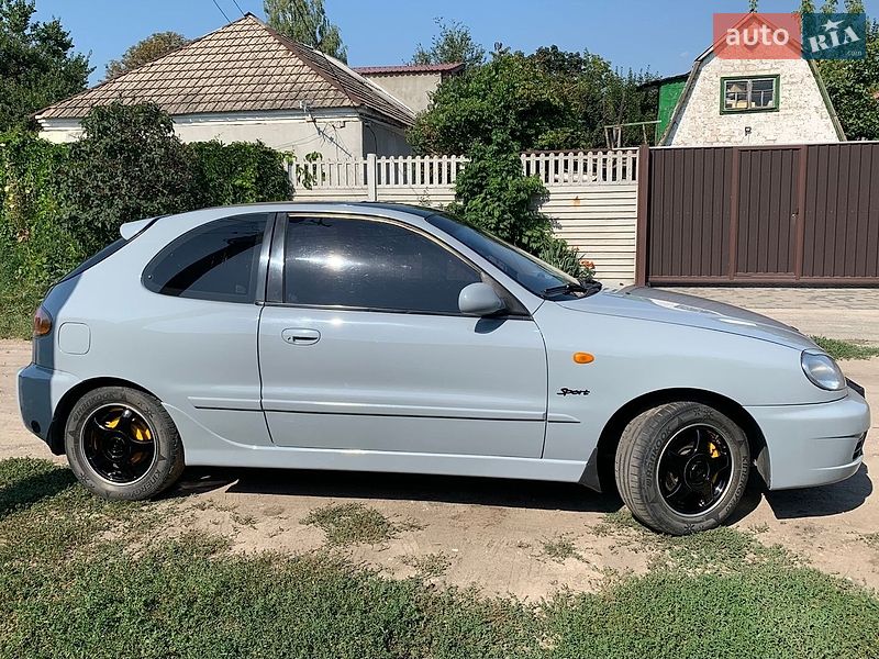 Хетчбек Daewoo Lanos 2003 в Дніпрі