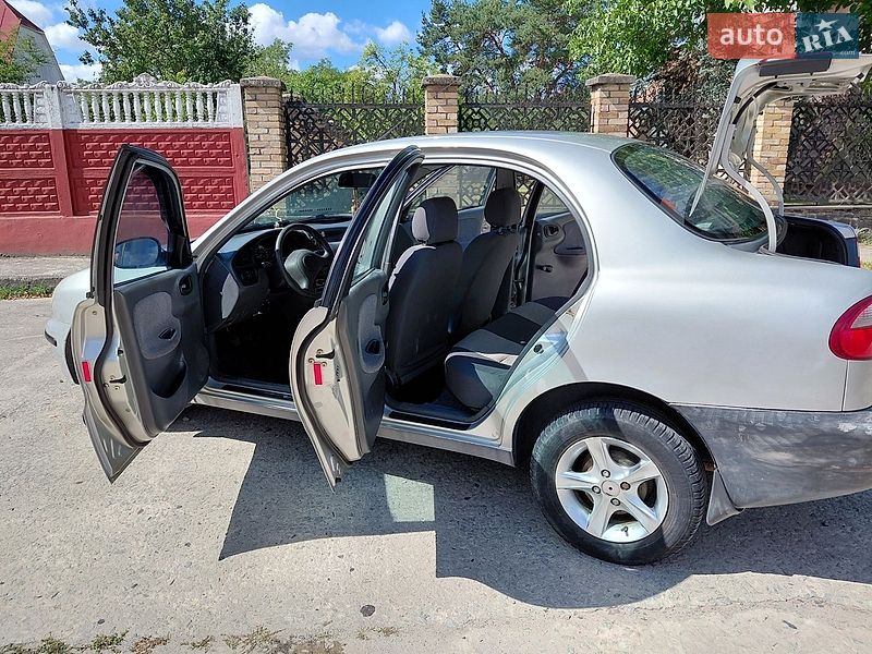 Седан Daewoo Lanos 2005 в Вараше