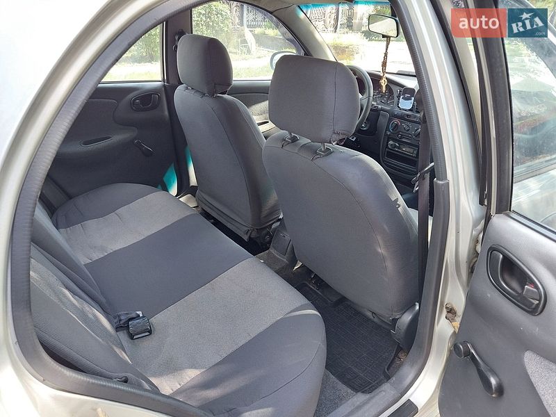 Седан Daewoo Lanos 2005 в Вараше