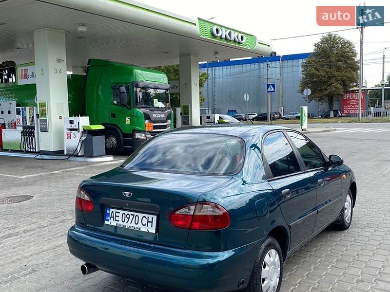 Седан Daewoo Lanos 2004 в Дніпрі
