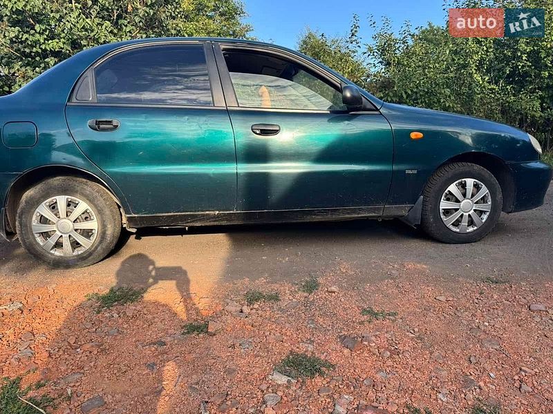 Седан Daewoo Lanos 2002 в Волковинцы