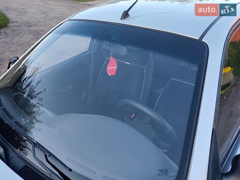 Седан Daewoo Lanos 2004 в Полтаві