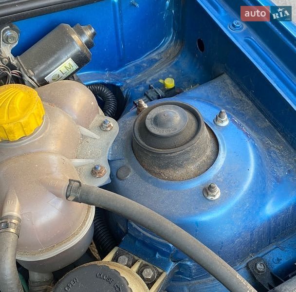 Седан Daewoo Lanos 2001 в Киеве