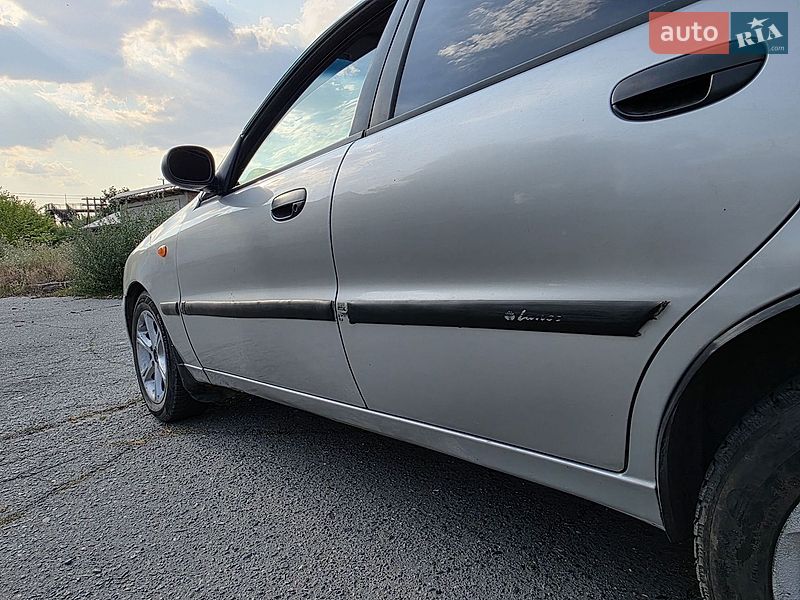 Седан Daewoo Lanos 2003 в Ватутіному