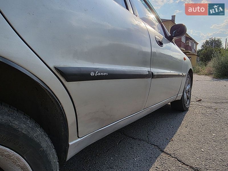 Седан Daewoo Lanos 2003 в Ватутіному