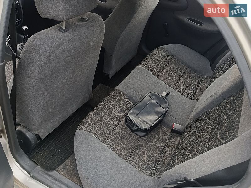 Седан Daewoo Lanos 2004 в Харкові