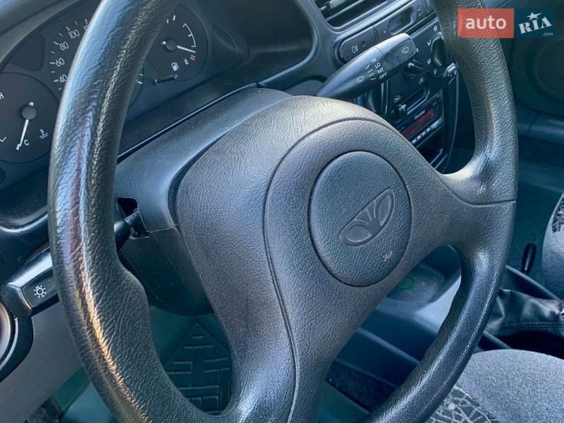 Седан Daewoo Lanos 2004 в Кривом Роге
