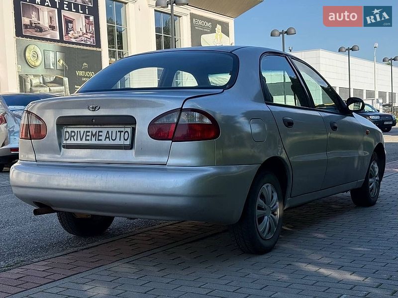 Седан Daewoo Lanos 1998 в Дніпрі