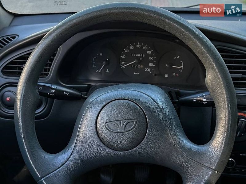 Седан Daewoo Lanos 1998 в Дніпрі