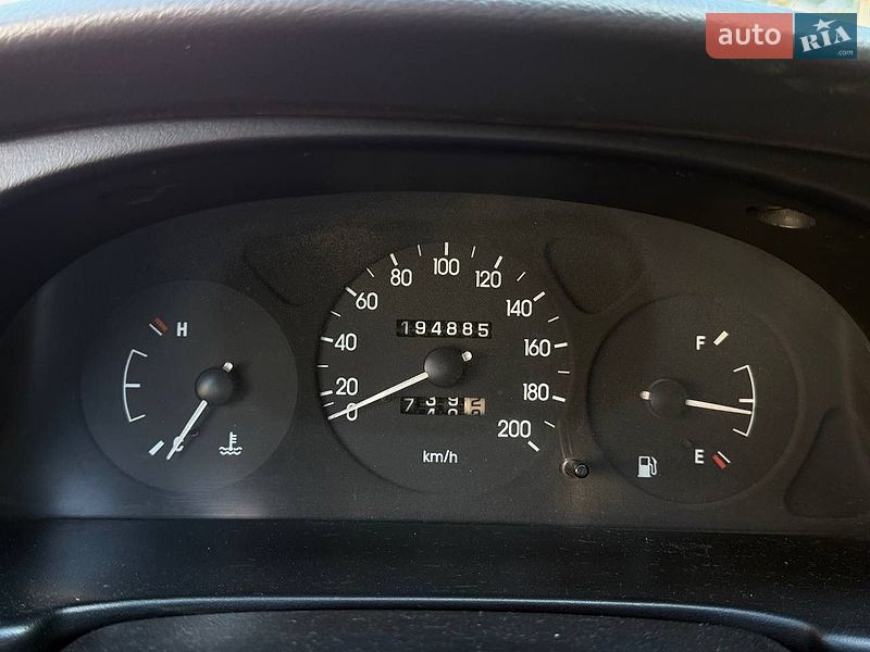 Седан Daewoo Lanos 1998 в Дніпрі
