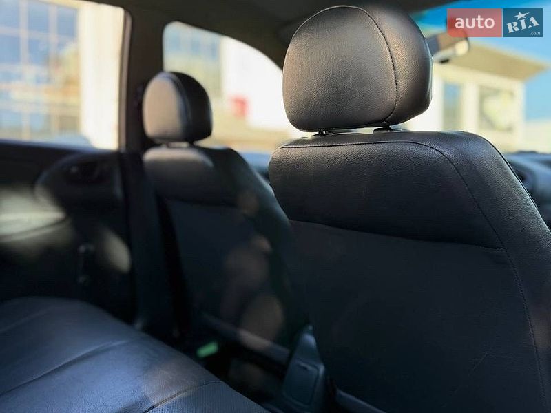 Седан Daewoo Lanos 1998 в Дніпрі