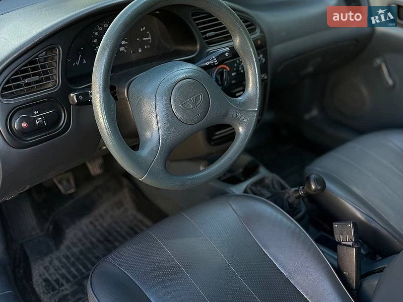 Седан Daewoo Lanos 1998 в Дніпрі