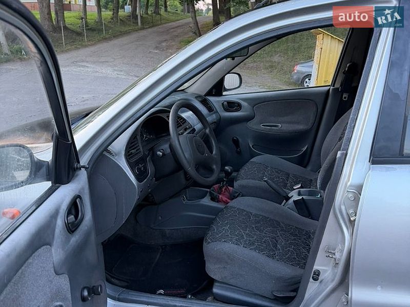 Седан Daewoo Lanos 2005 в Львові