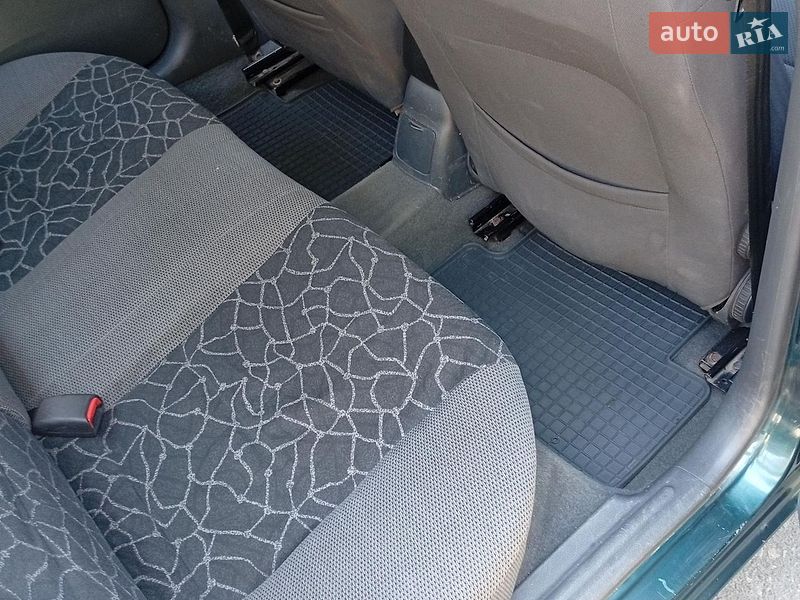 Седан Daewoo Lanos 2002 в Николаеве
