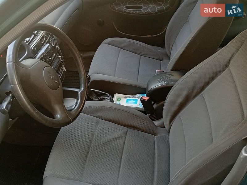 Седан Daewoo Lanos 2002 в Николаеве