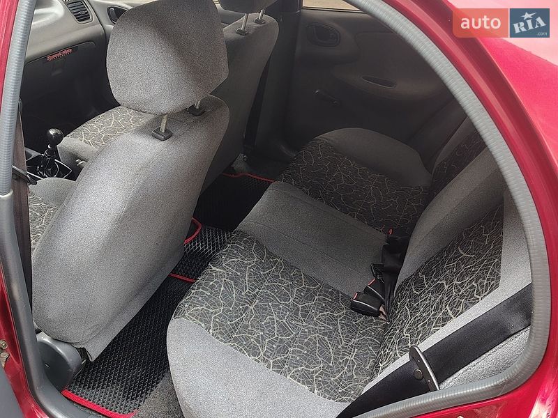 Седан Daewoo Lanos 2004 в Ивано-Франковске